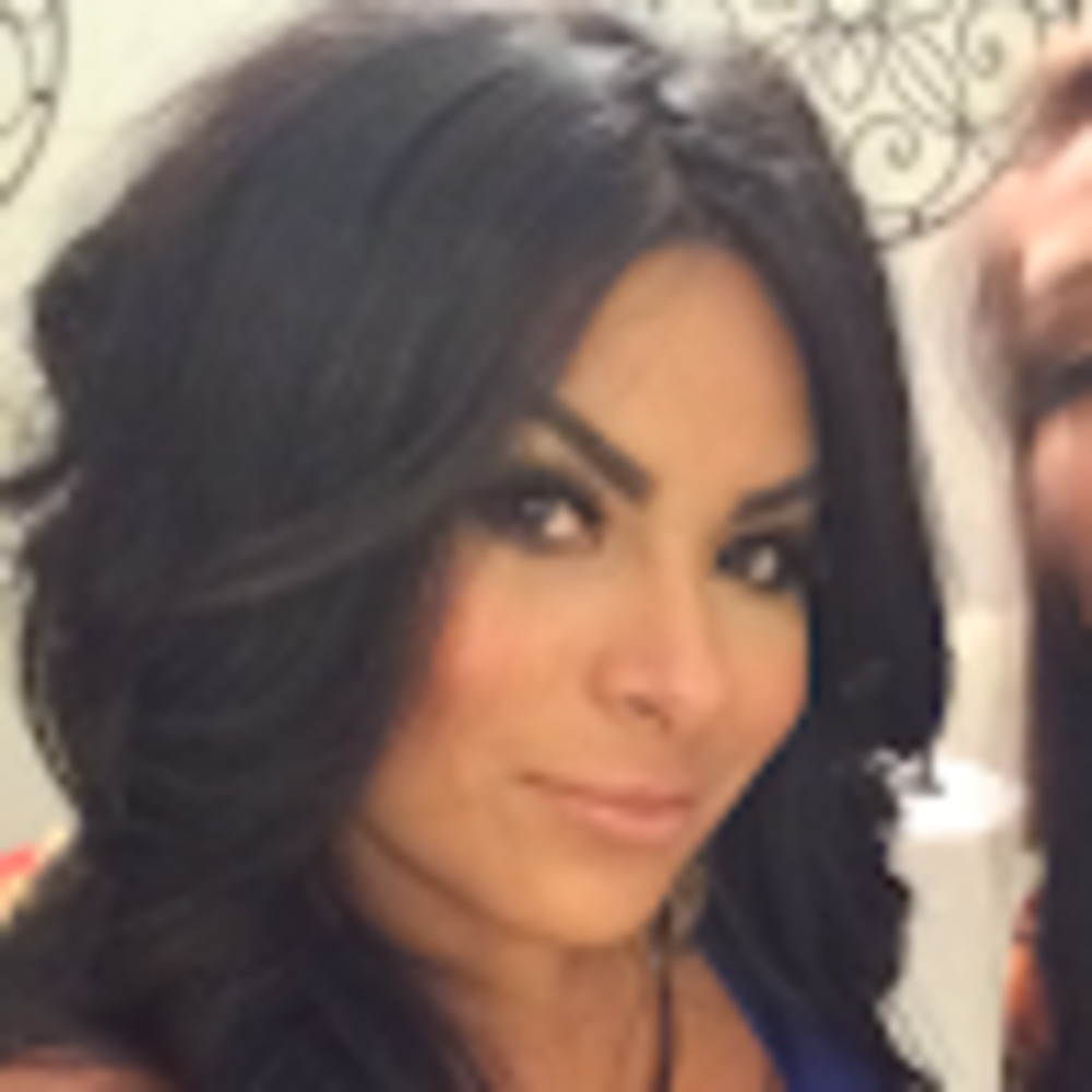 Meet your Posher, Monica